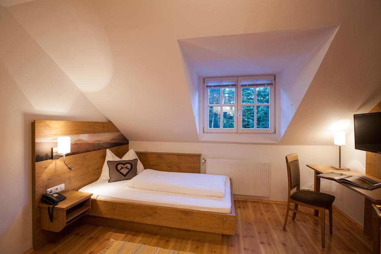 Zum Fally - Landgasthof Kirchberg am Wechsel Eksteriør billede